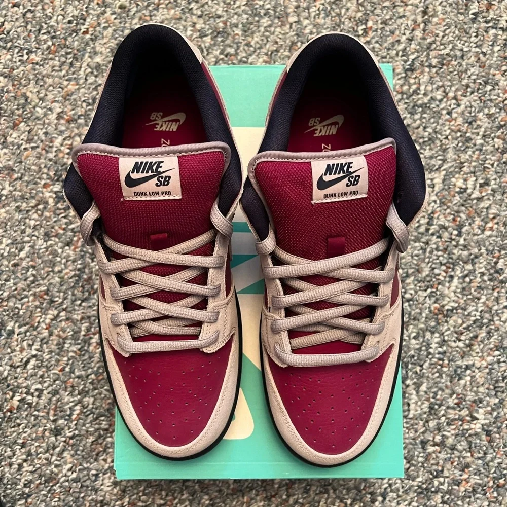 Nike sb mens dunk low size 12 true berry red grey blue 2019 dead stock new - Picture 2 of 12